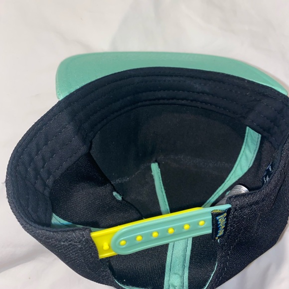 Pokemon Squirtle snapback hat - Picture 5 of 5